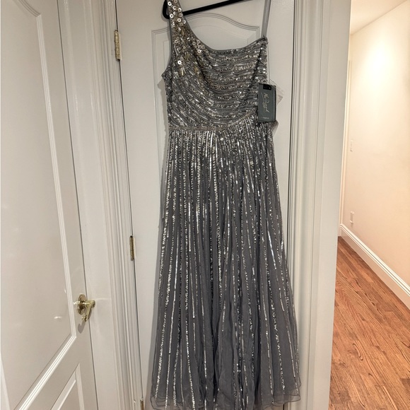 NWT Mac Duggal Sequin Embellished One Shoulder A-Line in Platinum Size 12 #5220 - Picture 5 of 9
